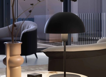 Lampada da tavolo Dome in metallo laccato di Le Comfort