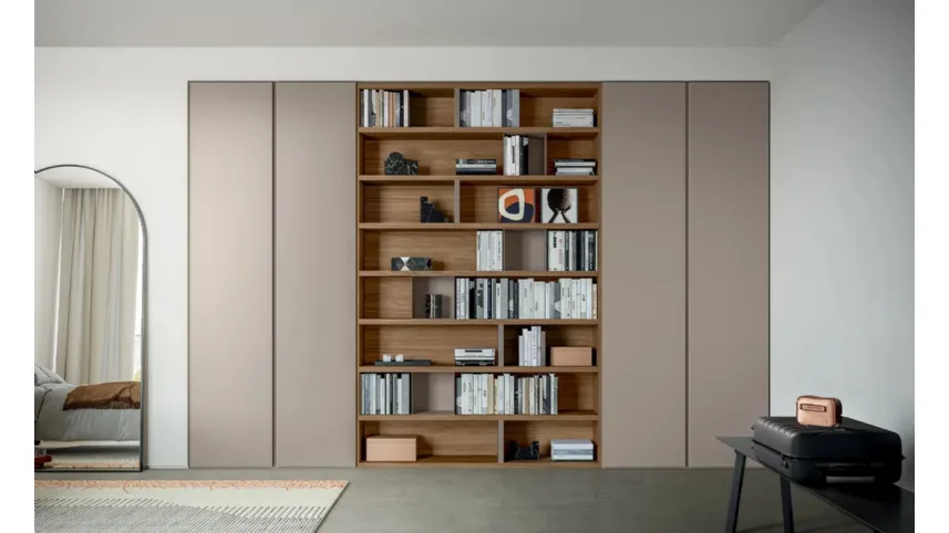 Armadio con ante battenti Gola in legno laccato opaco con libreria di Dielle Modus