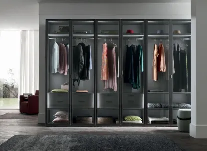 Armadio Glax struttura in Rovere Thea con telaio anta Champagne spazzolato e vetro fumè di Maronese Acf