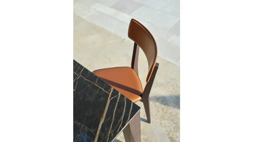 Sedia Ginger S132 in cuoio e legno di Friulsedie
