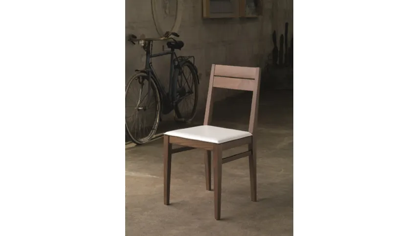 Sedia Nikka S354 in legno di Faggio con seduta in cuoio di Friulsedie