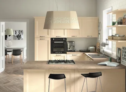 Cucina Classica con penisola Alba in frassino finitura Perla di Essebi