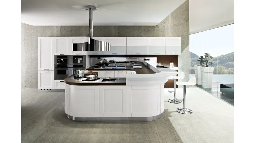 Cucina Moderna in legno laccato opaco con penisola curva Signoressa 04 di Ar-Tre
